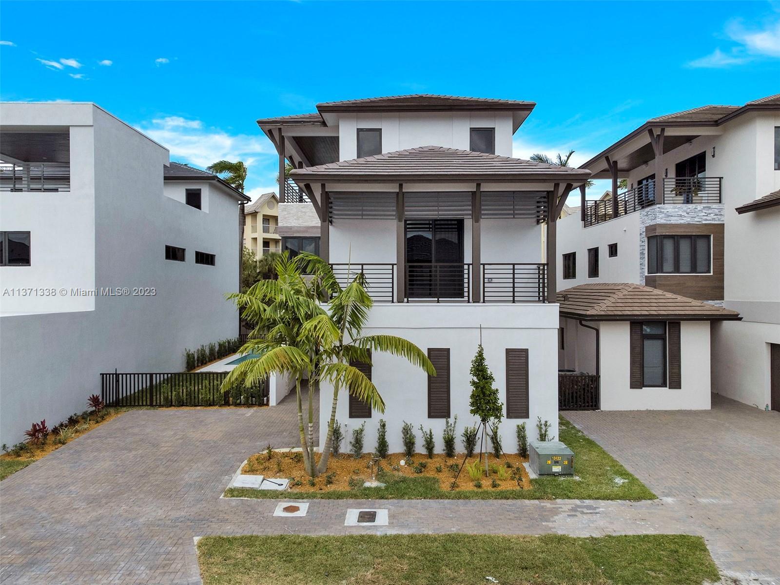 8085 NW 48th Ter, Doral FL 33166