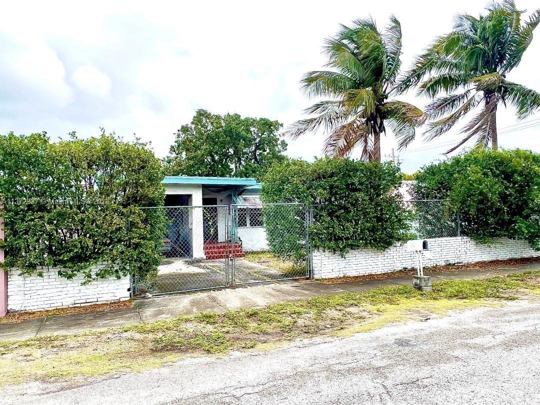 1411 NW 118th St, Miami FL 33167 photo 2