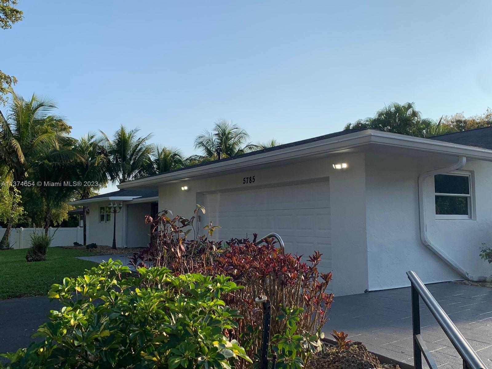 5785 SW 160th Ave, Southwest Ranches FL 33331