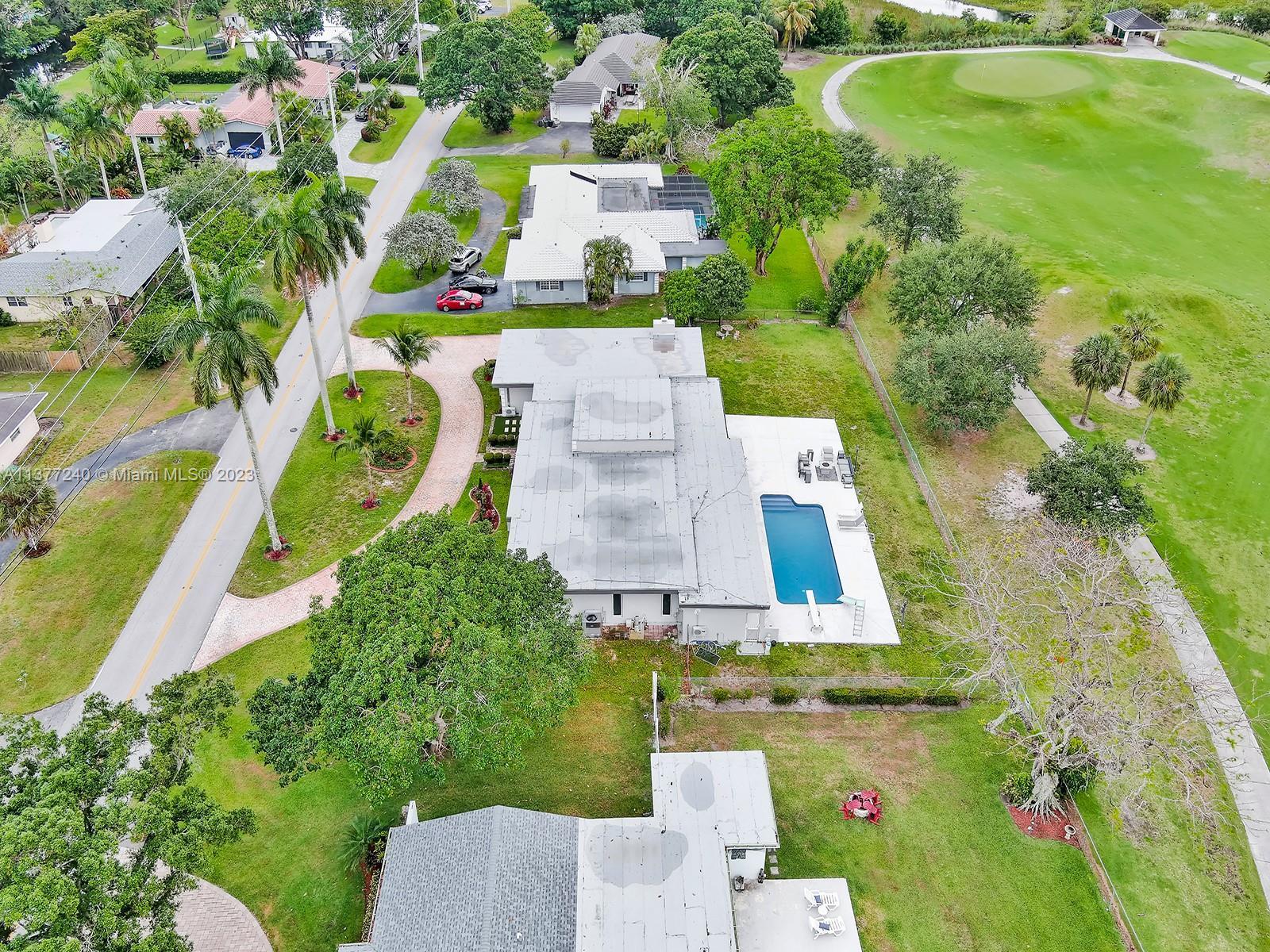 621 E Tropical WAY, Plantation FL 33317 photo 4
