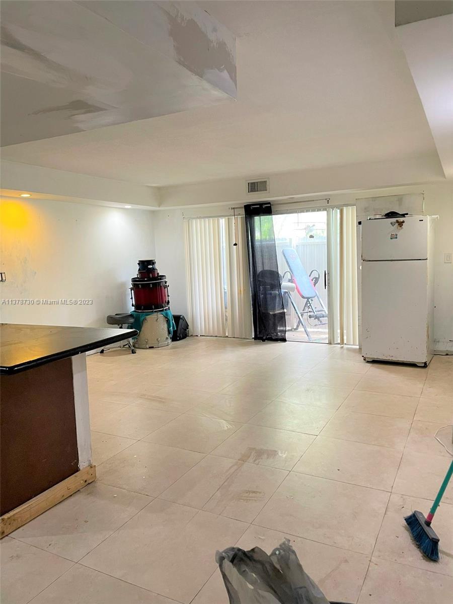 9365 Fontainebleau Blvd # E101, Miami FL 33172 photo 4