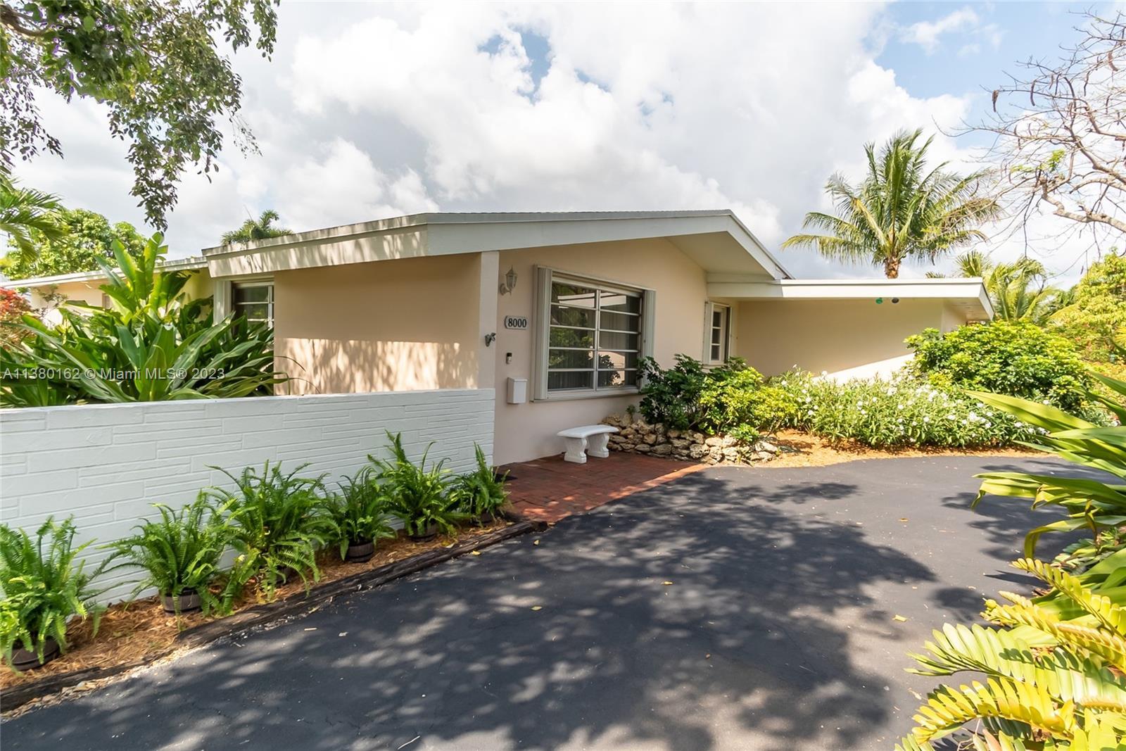 8000 SW 138 ST, Palmetto Bay FL 33158 photo 2