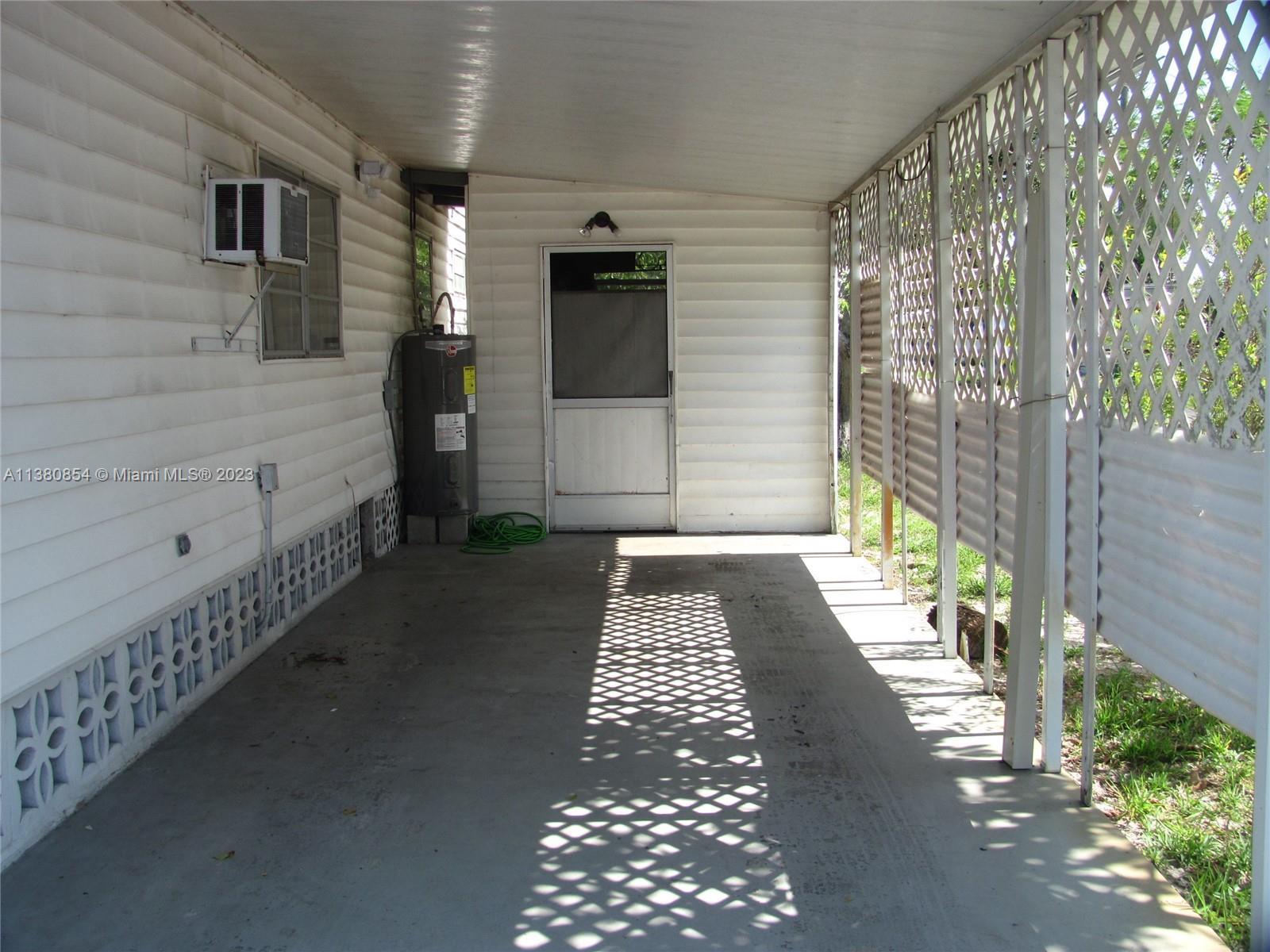 8732 SW 16th Pl, Davie FL 33324 photo 5