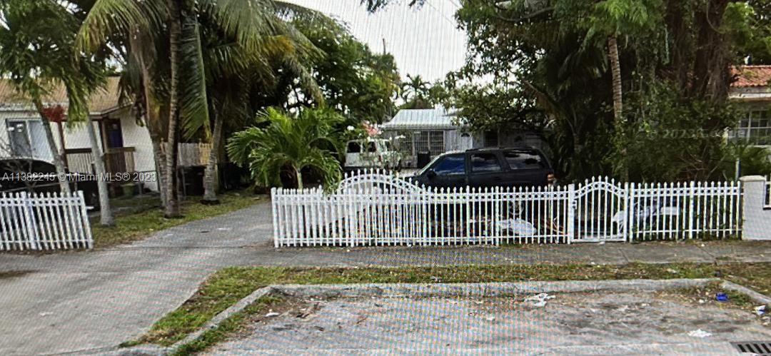 476 E 19th St, Hialeah FL 33013