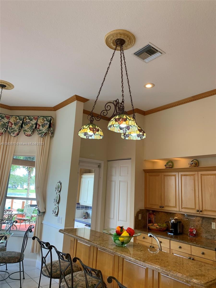 576 NW 120th Dr, Coral Springs FL 33071 photo 2