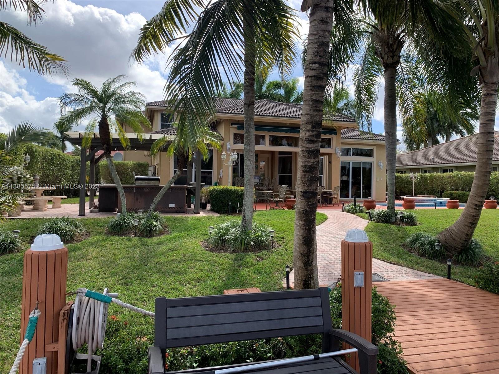 576 NW 120th Dr, Coral Springs FL 33071
