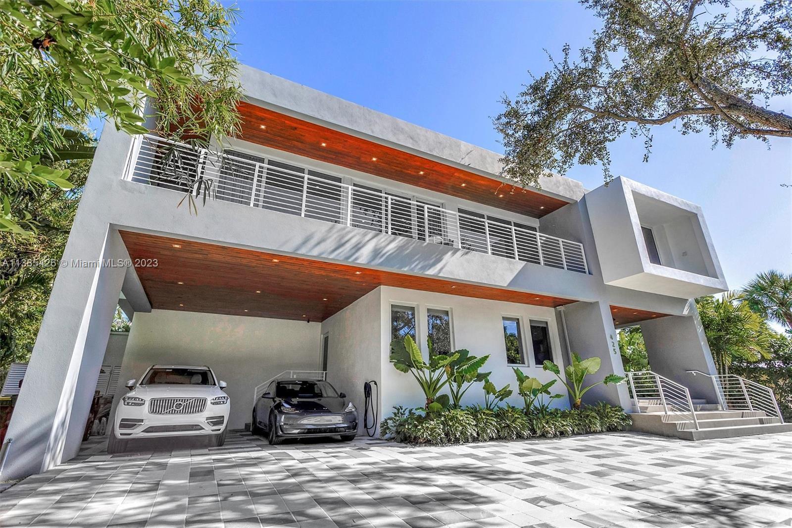 425 Harbor Dr, Key Biscayne FL 33149 photo 2