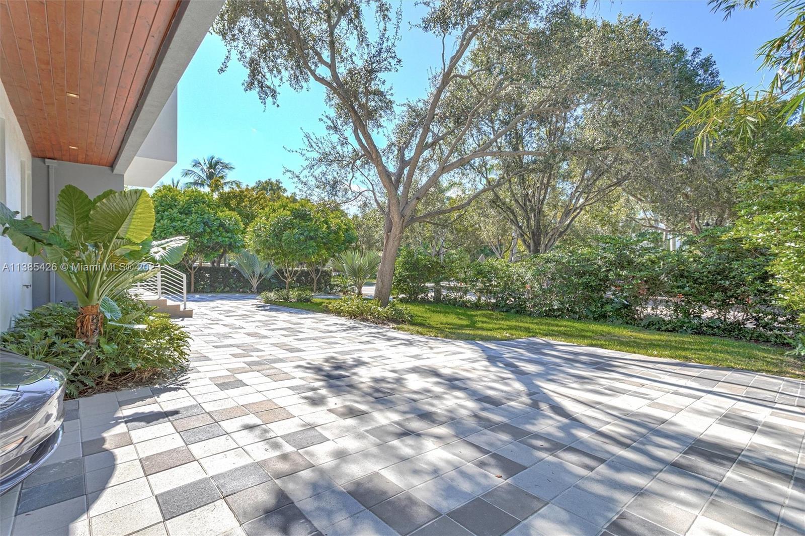 425 Harbor Dr, Key Biscayne FL 33149 photo 3