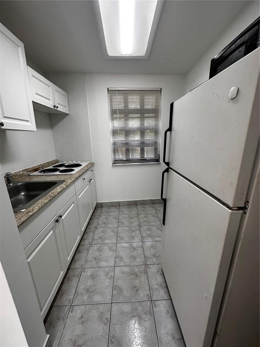 1866 SW 25th Ter # 4, Miami FL 33133 photo 2