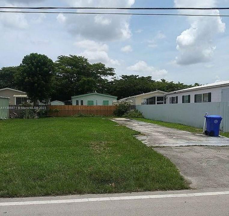 601 NW 215th Ave, Pembroke Pines FL 33029