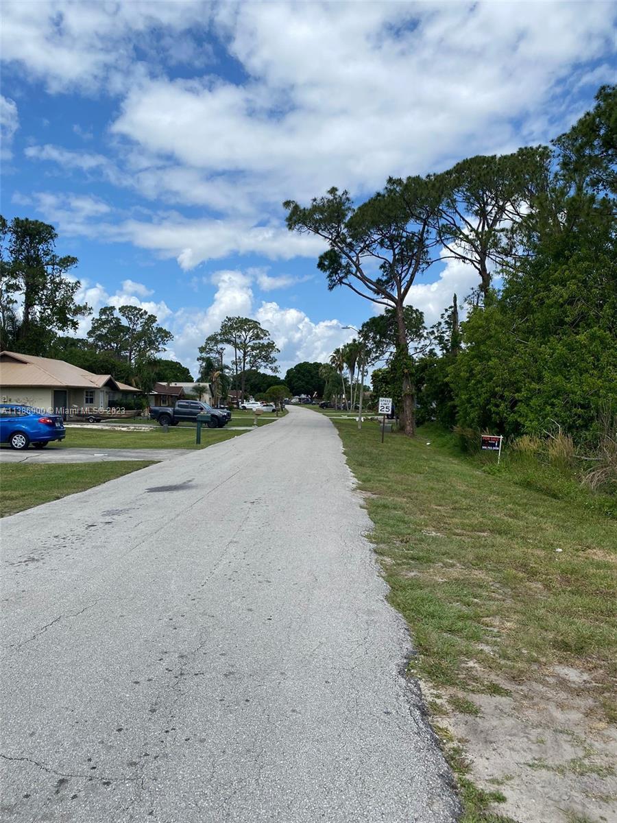3712 Pallazo ST, Sebring FL 33872 photo 2