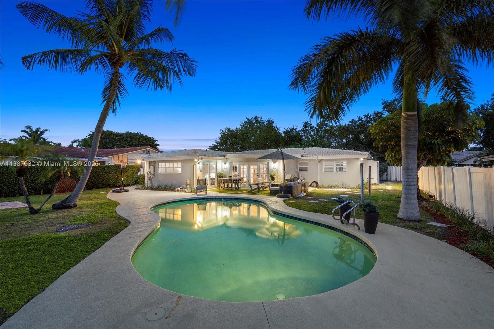 2533 NE 21st Ter, Lighthouse Point FL 33064