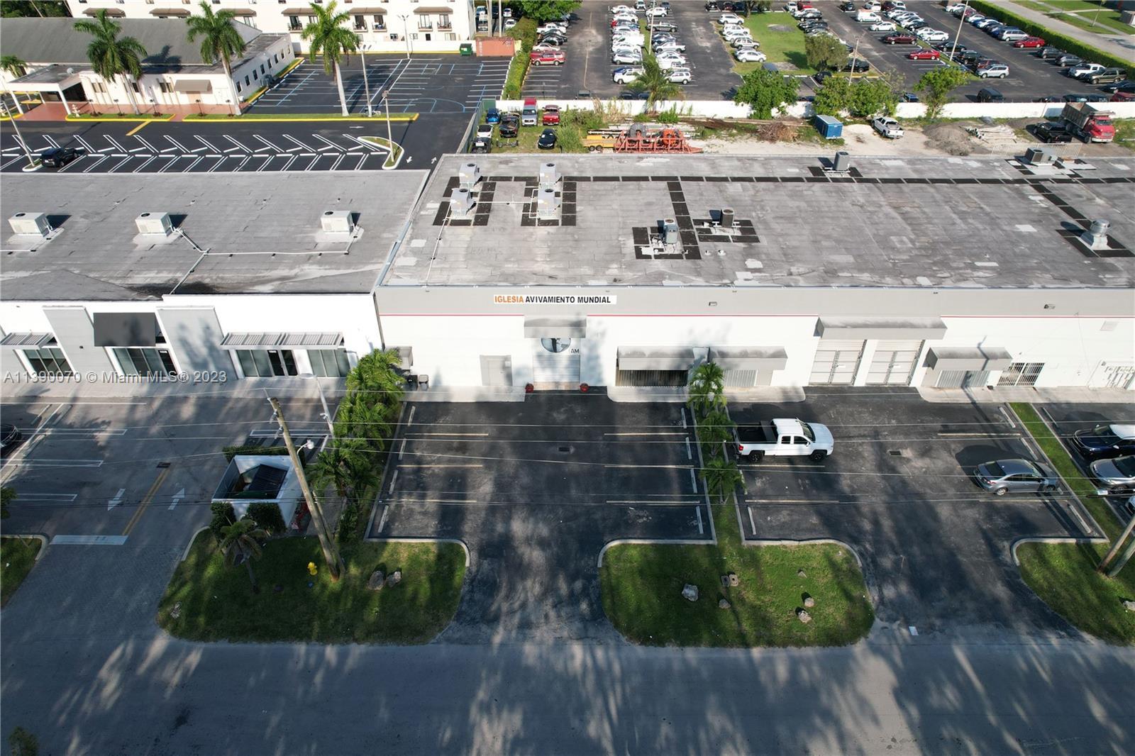 Hialeah Gardens, FL 33018 photo 2