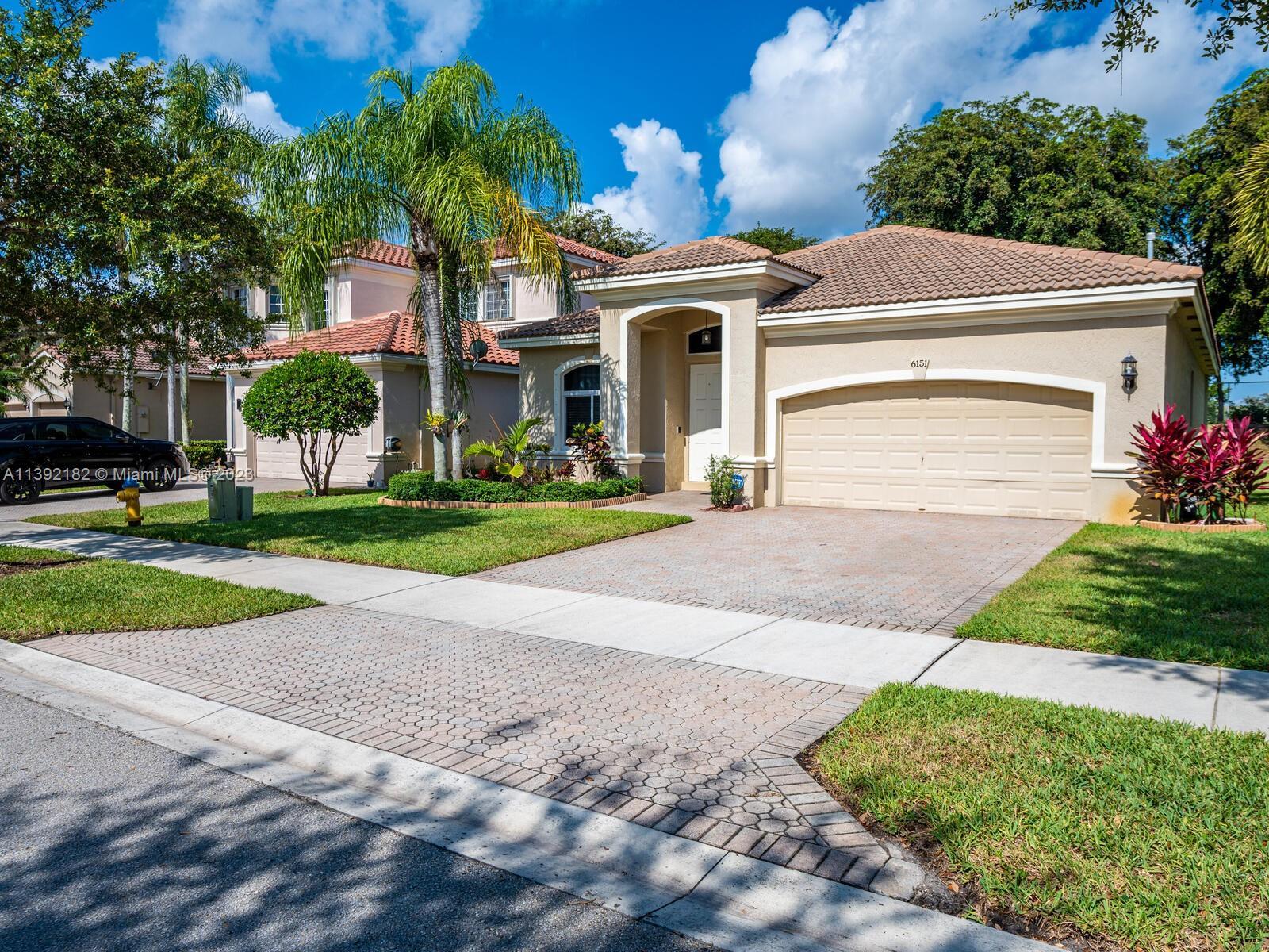6151 SW 195th Ave, Pembroke Pines FL 33332 photo 3