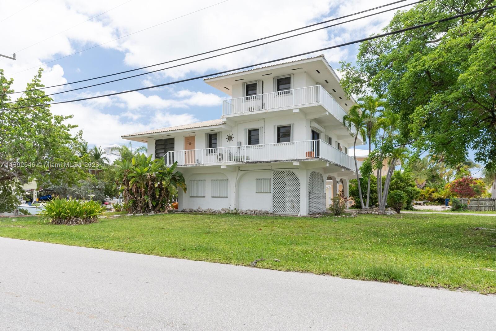 919 Bay Dr, Lower Keys FL 33042 photo 4