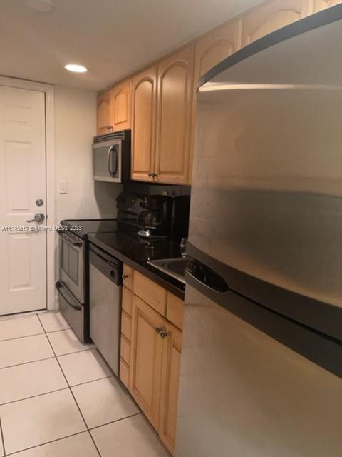 290 Sunrise Dr  # 1-B, Key Biscayne FL 33149 photo 4