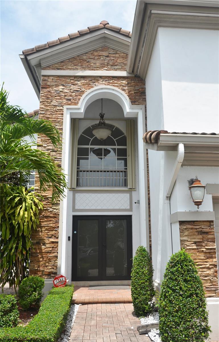1420 SW 152nd Pl, Miami FL 33194 photo 2