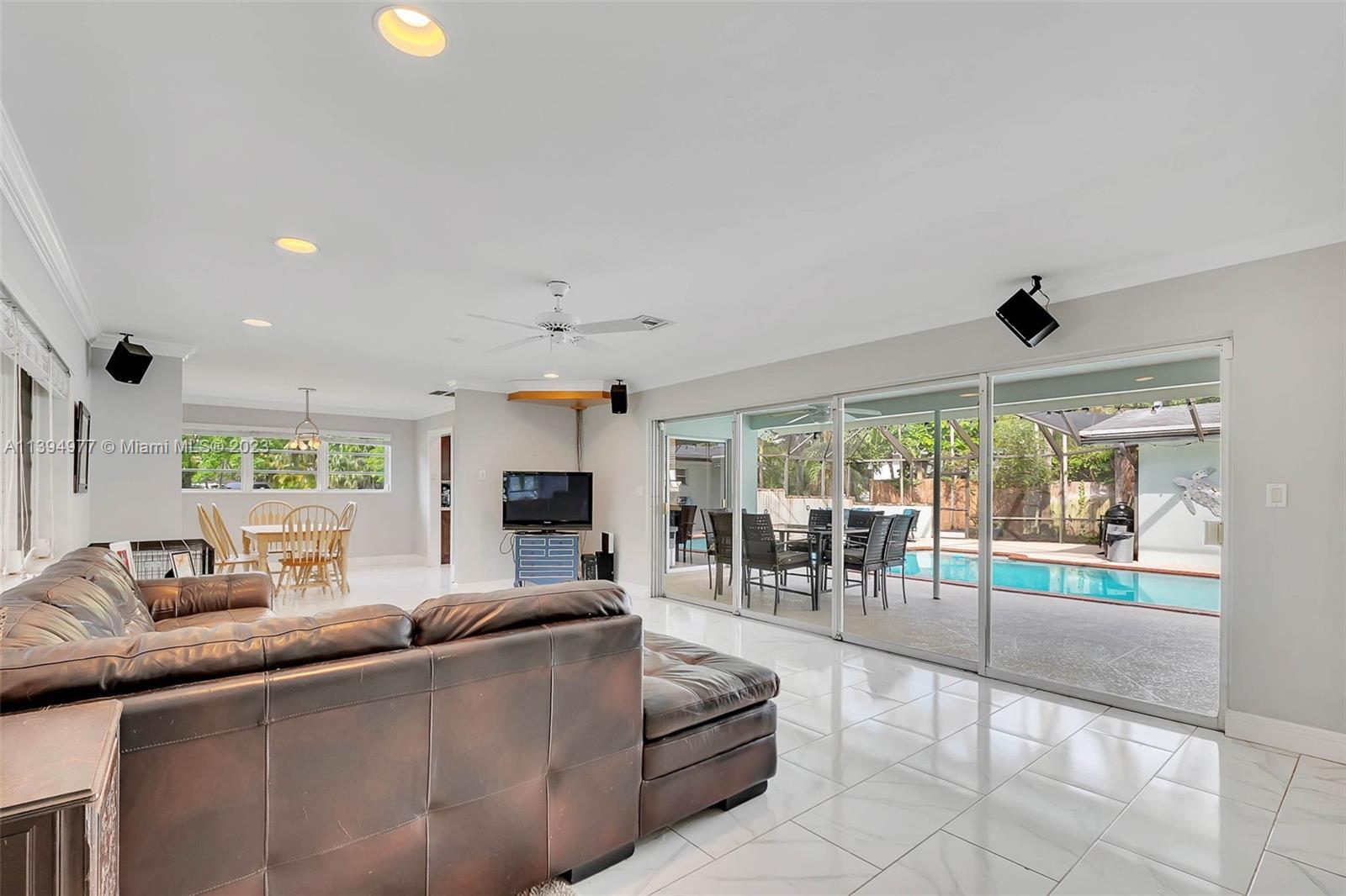 8201 SW 151st St, Palmetto Bay FL 33158 photo 3