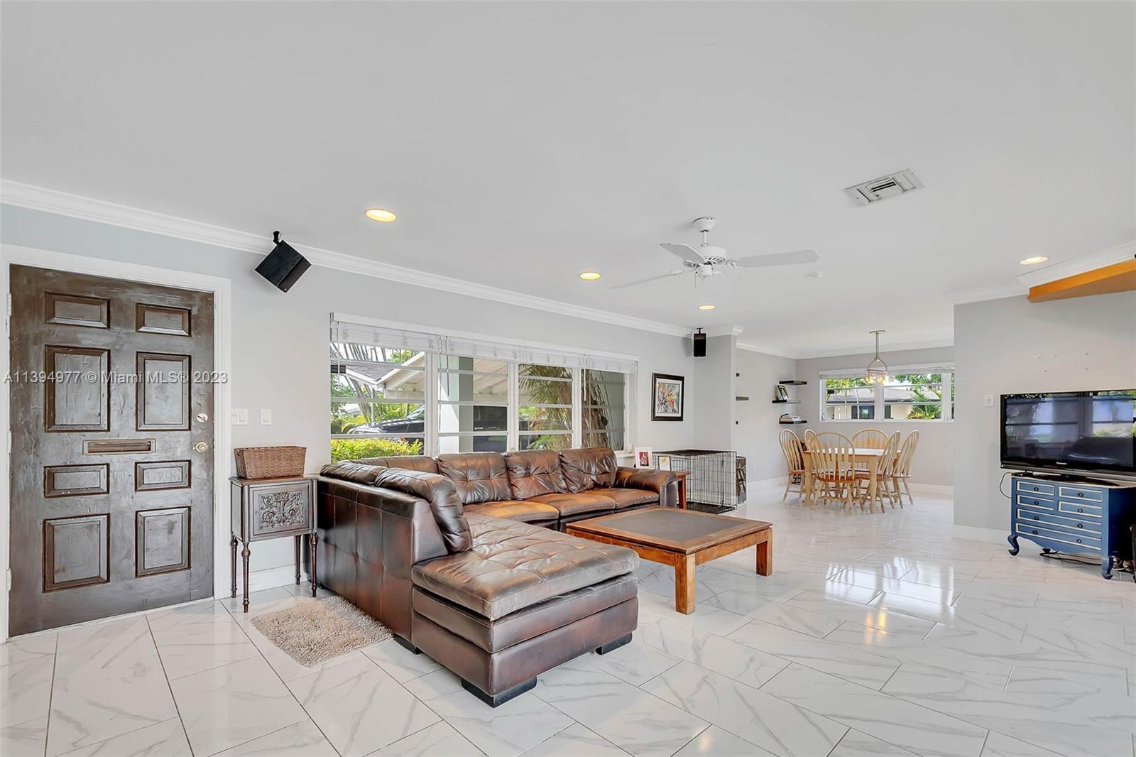 8201 SW 151st St, Palmetto Bay FL 33158 photo 4