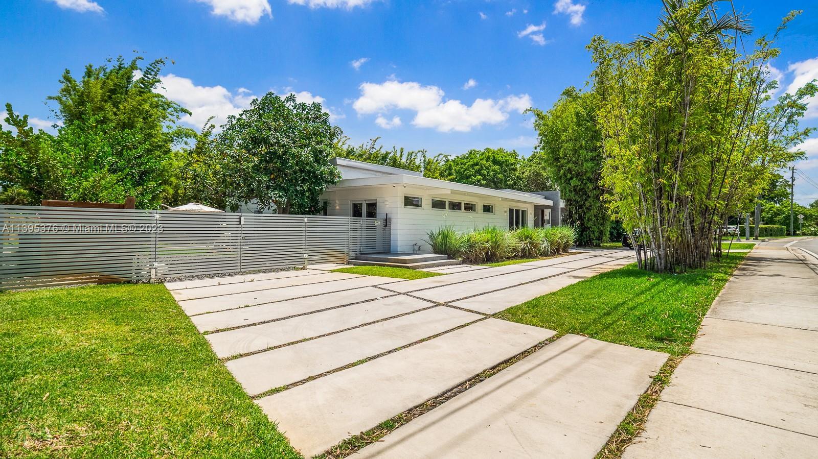 1050 NE 107th St, Miami Shores FL 33161 photo 2