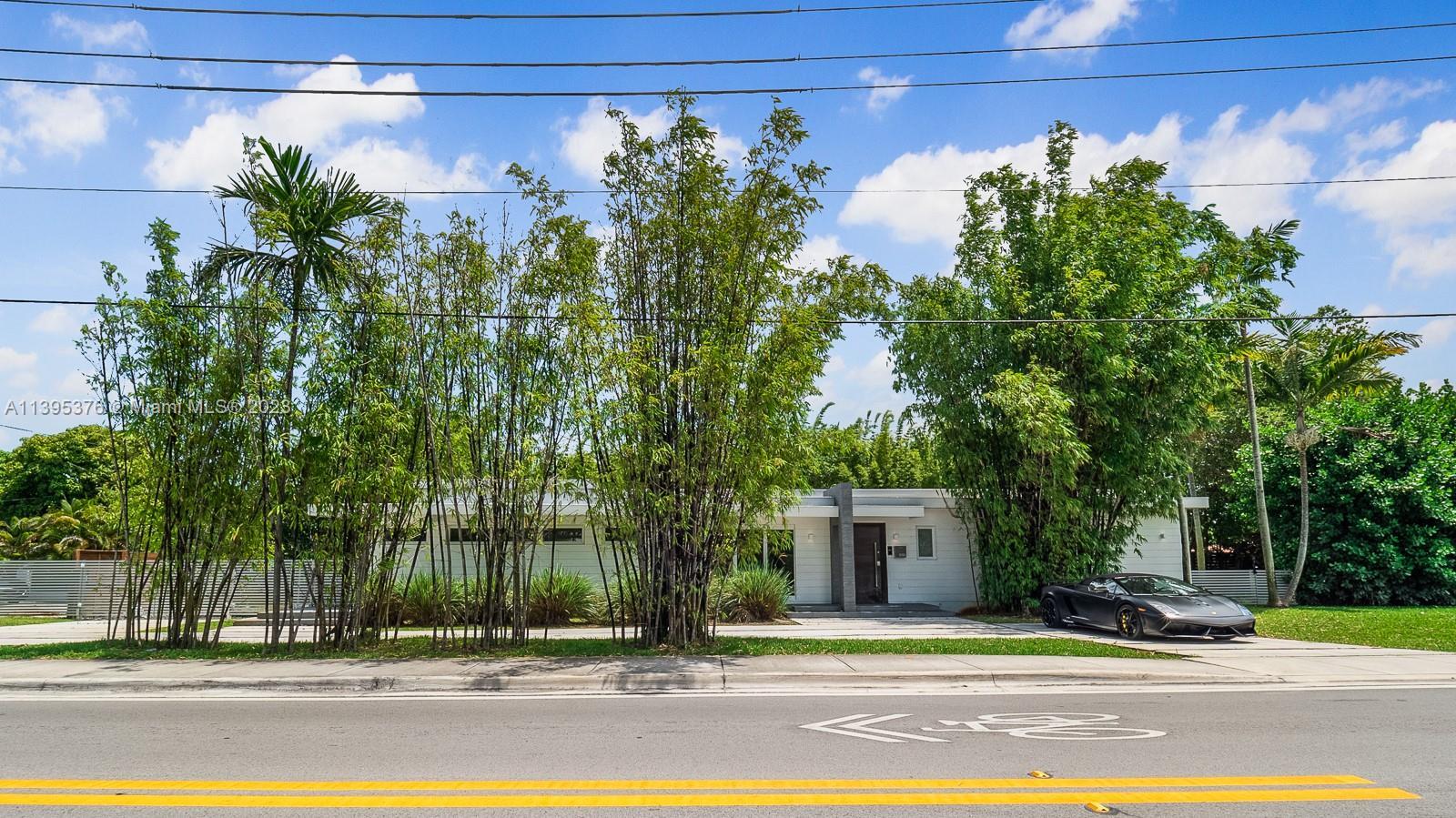 1050 NE 107th St, Miami Shores FL 33161 photo 3