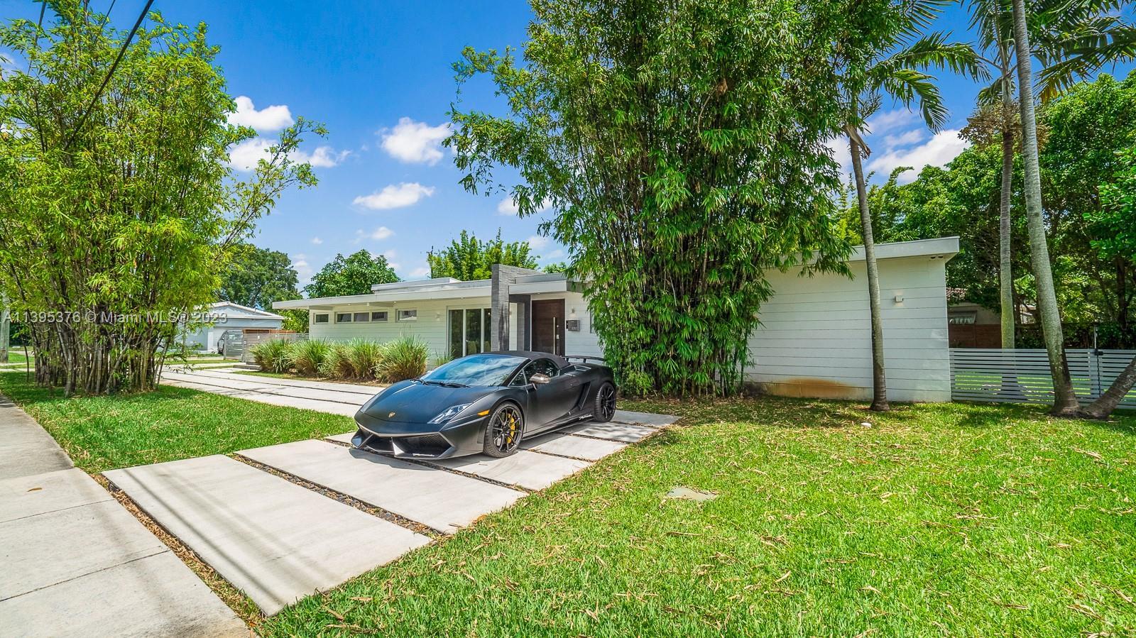 1050 NE 107th St, Miami Shores FL 33161 photo 4