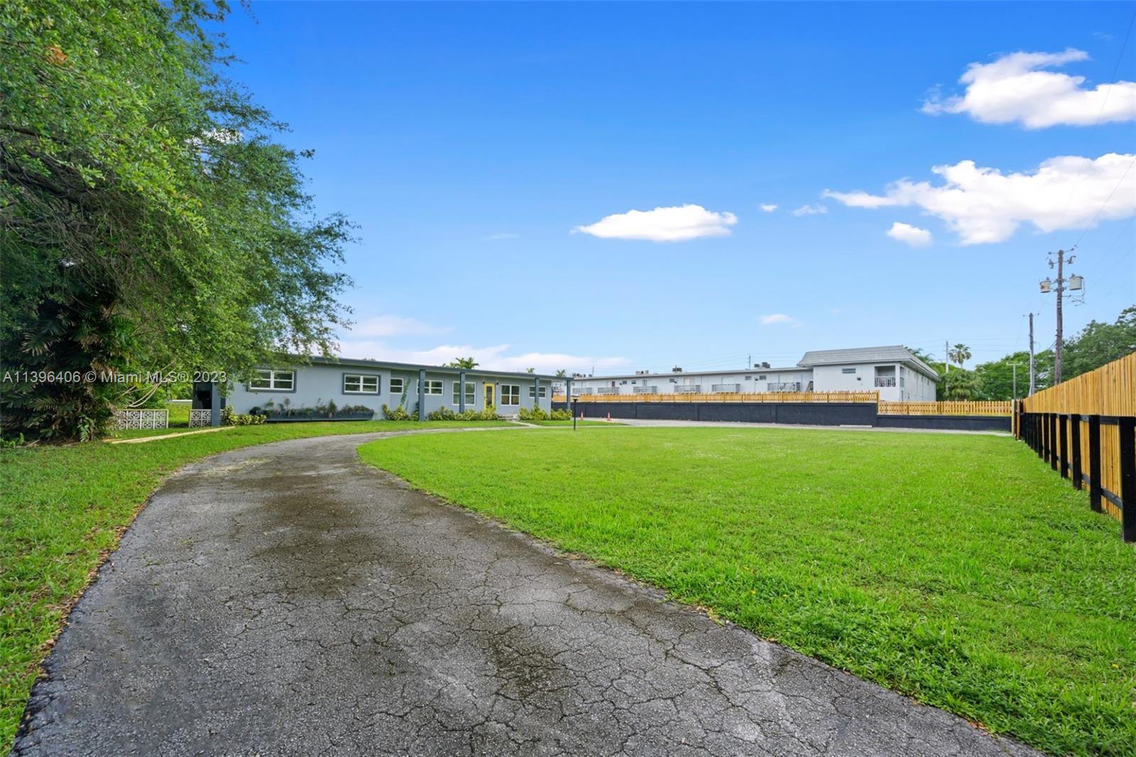 150 NW 156th St, Miami FL 33169 photo 3