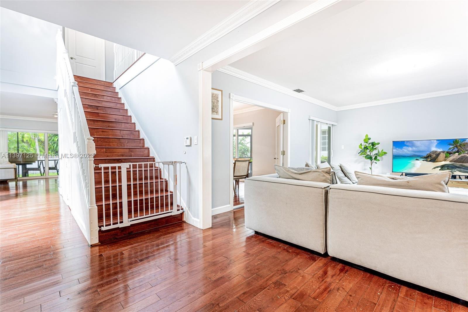 6865 Veronese St, Coral Gables FL 33146 photo 2