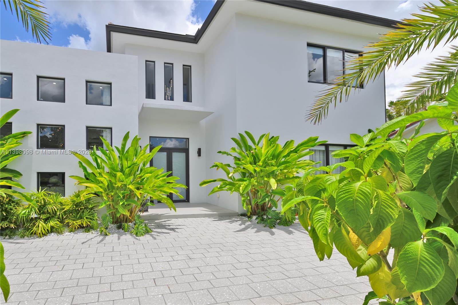 10151 SW 3rd St, Plantation FL 33324 photo 4