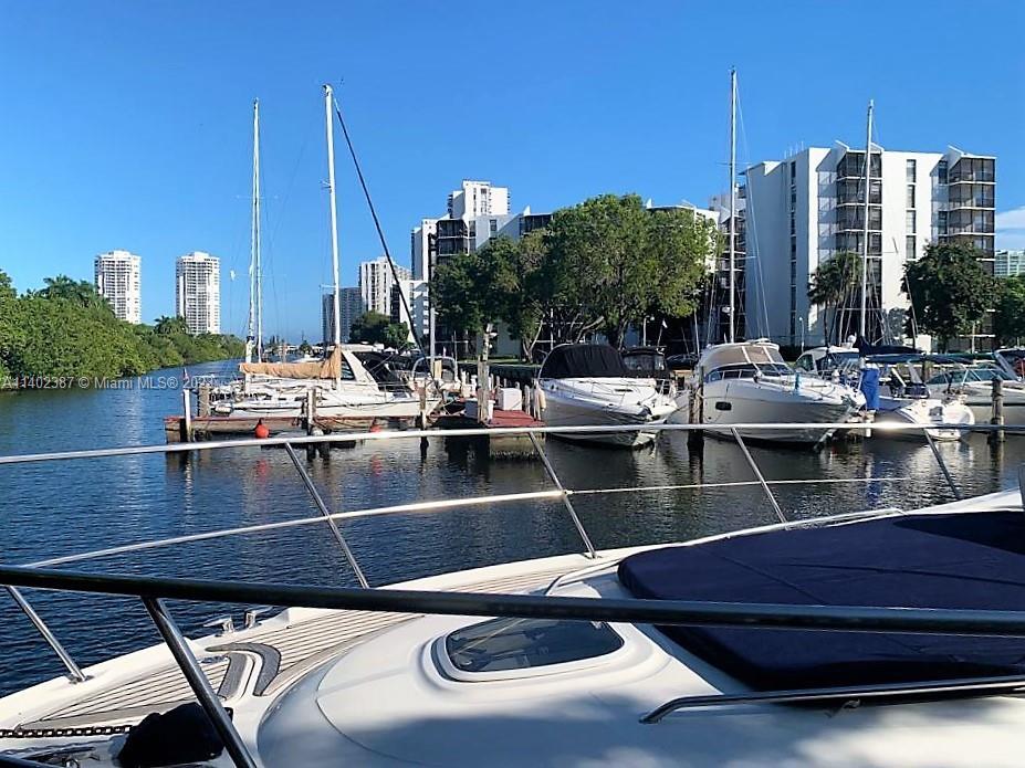 3375 N Country Club Dr, Slip 6, Aventura FL 33180