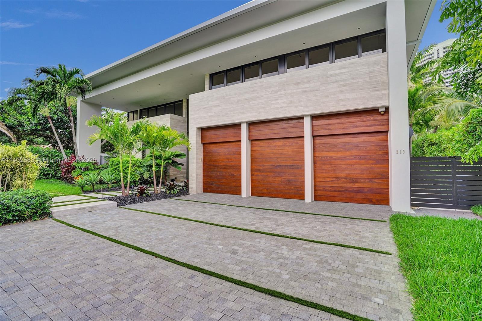 219 Holiday Dr, Hallandale Beach FL 33009 photo 2