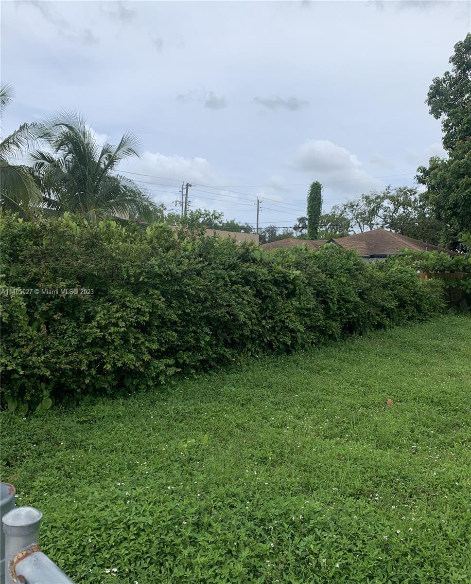 1818 NW 49th St, Miami FL 33142 photo 2