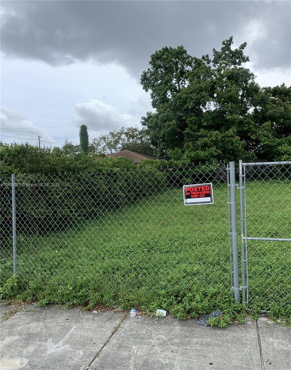 1818 NW 49th St, Miami FL 33142 photo 4