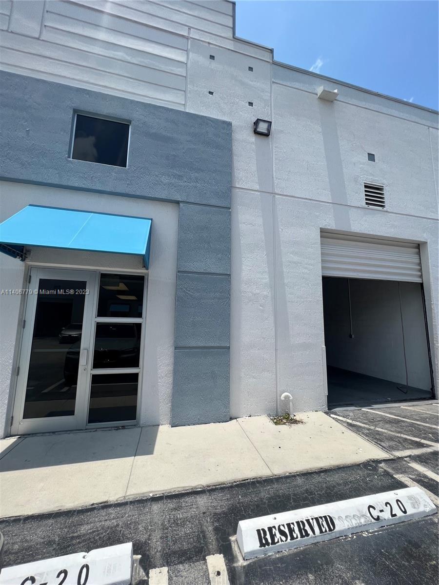 2365 NW 70th Ave 20, Miami FL 33122 photo 2