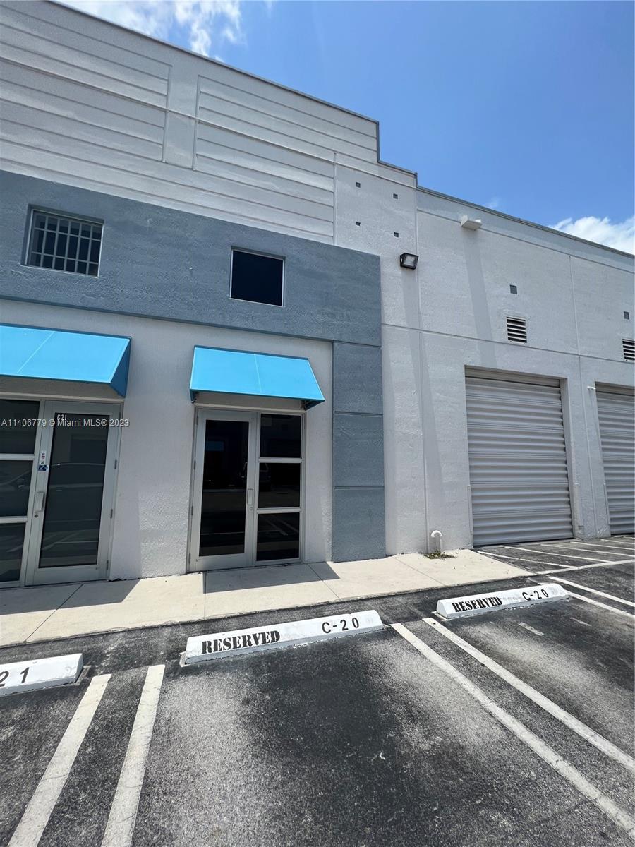 2365 NW 70th Ave 20, Miami FL 33122