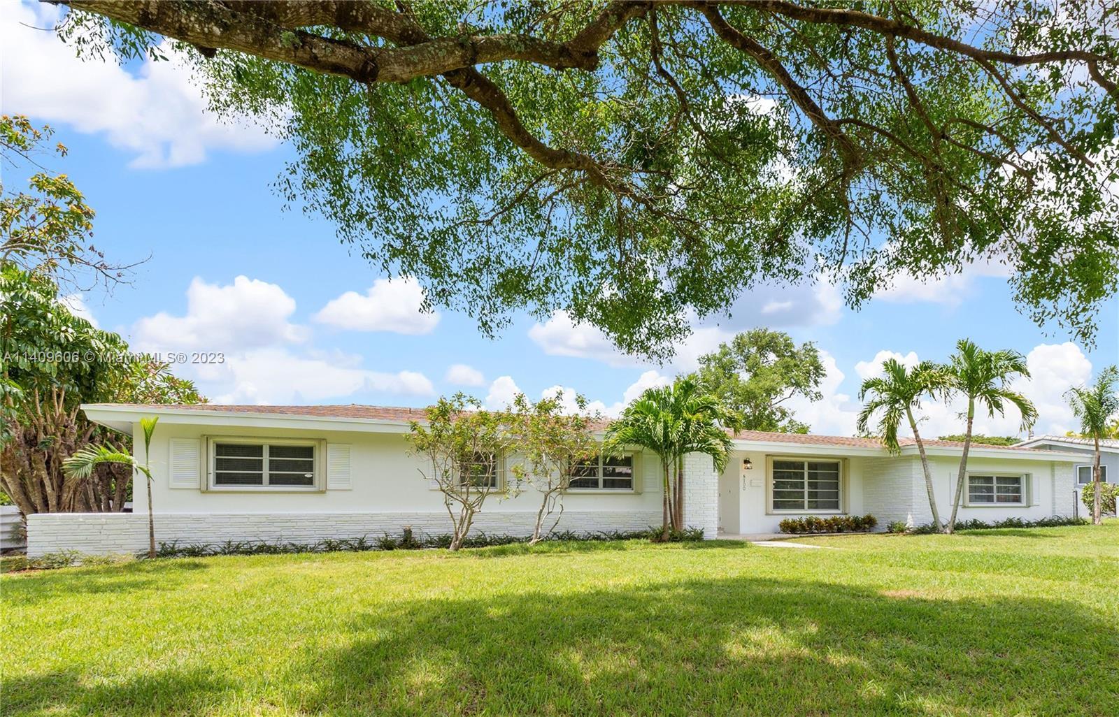 8100 SW 151 St, Palmetto Bay FL 33158