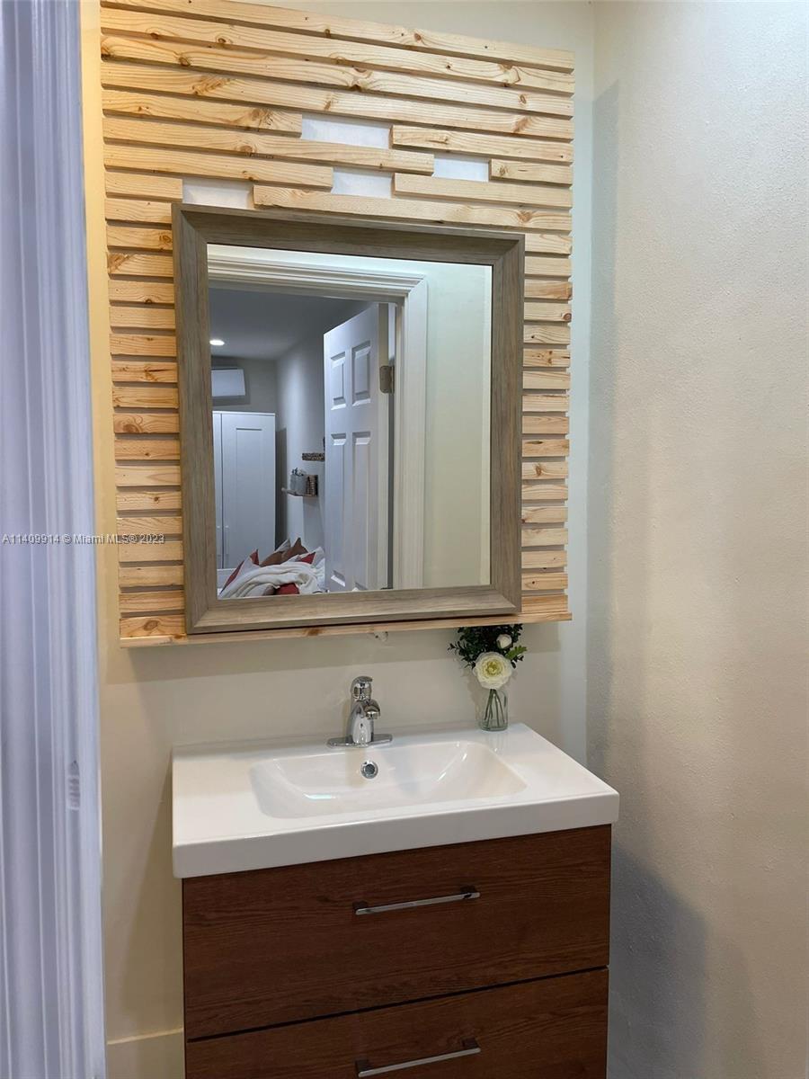 102XXX NW xx # 1, Doral FL 33178 photo 2