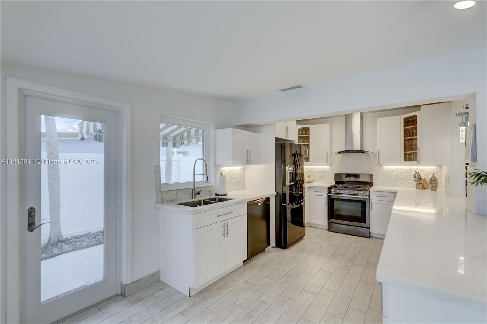 1300 Mango Isle, Fort Lauderdale FL 33315 photo 5