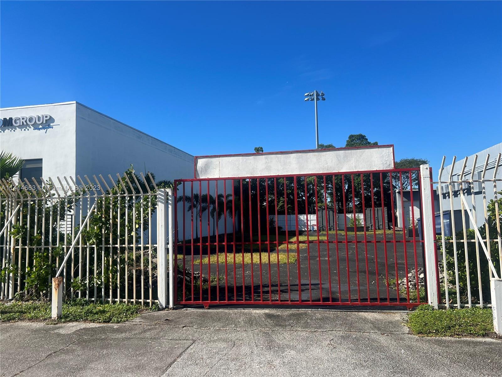 6444 NE 4th Ave, Miami FL 33138 photo 2