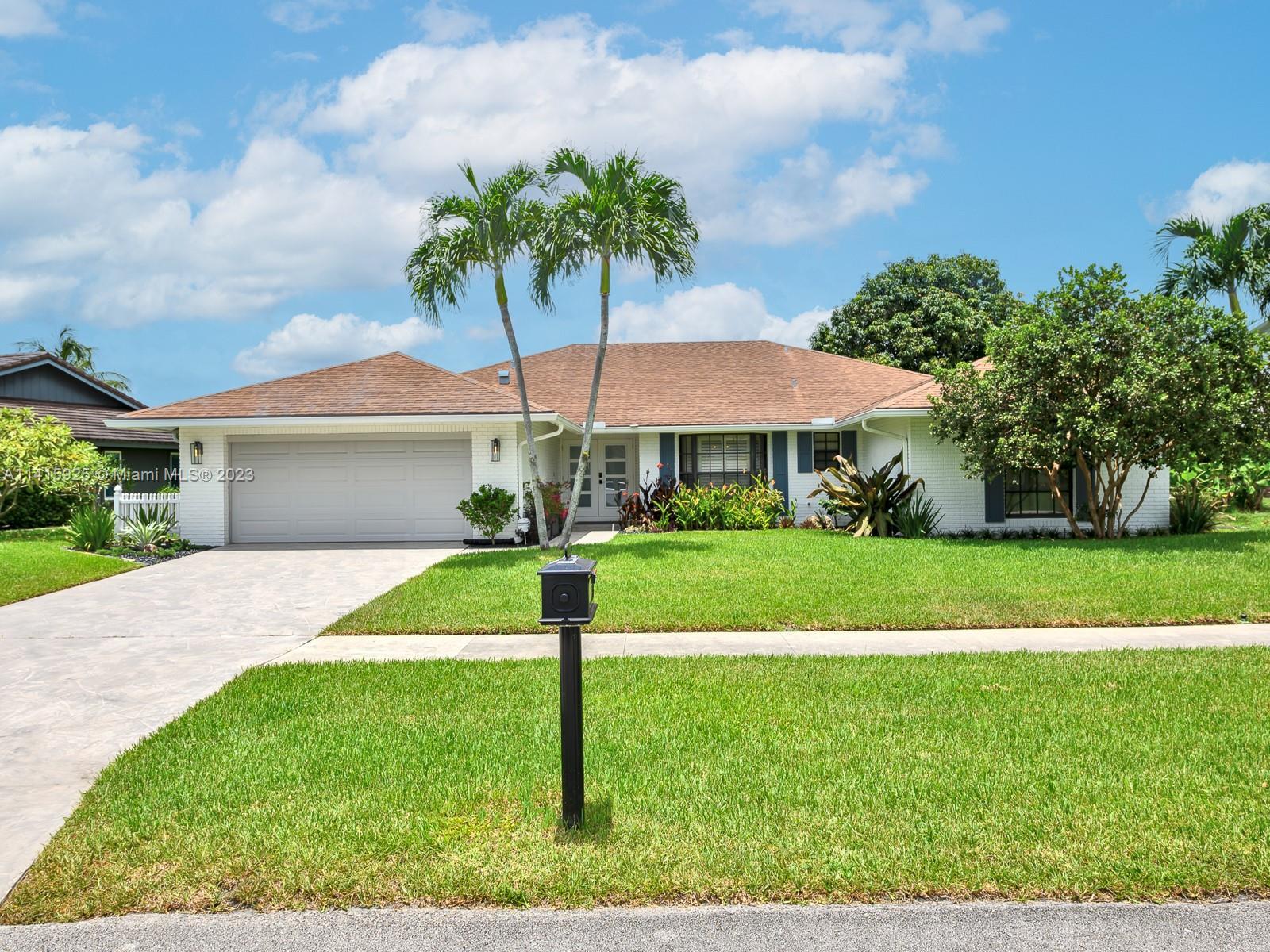 17611 Lake Park Rd, Boca Raton FL 33487 photo 2