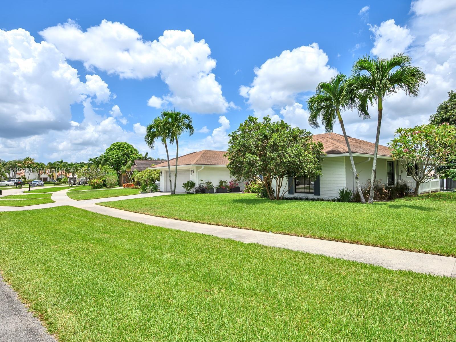 17611 Lake Park Rd, Boca Raton FL 33487 photo 4