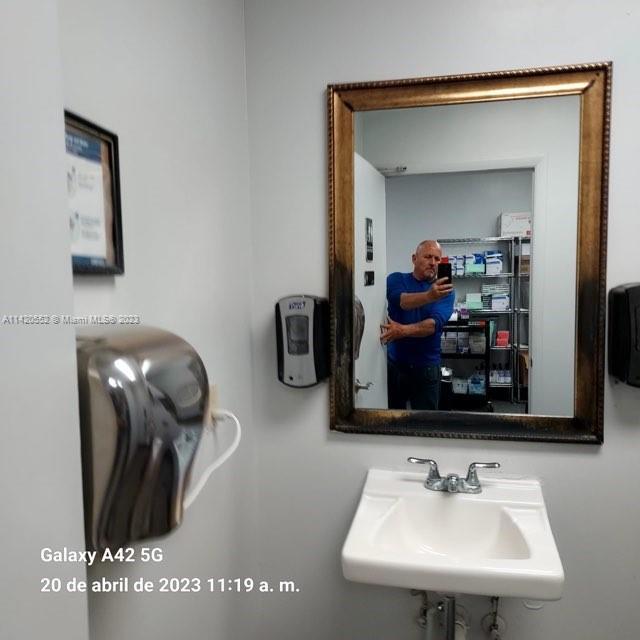 9360 NW 27th Ave, Miami FL 33147 photo 5