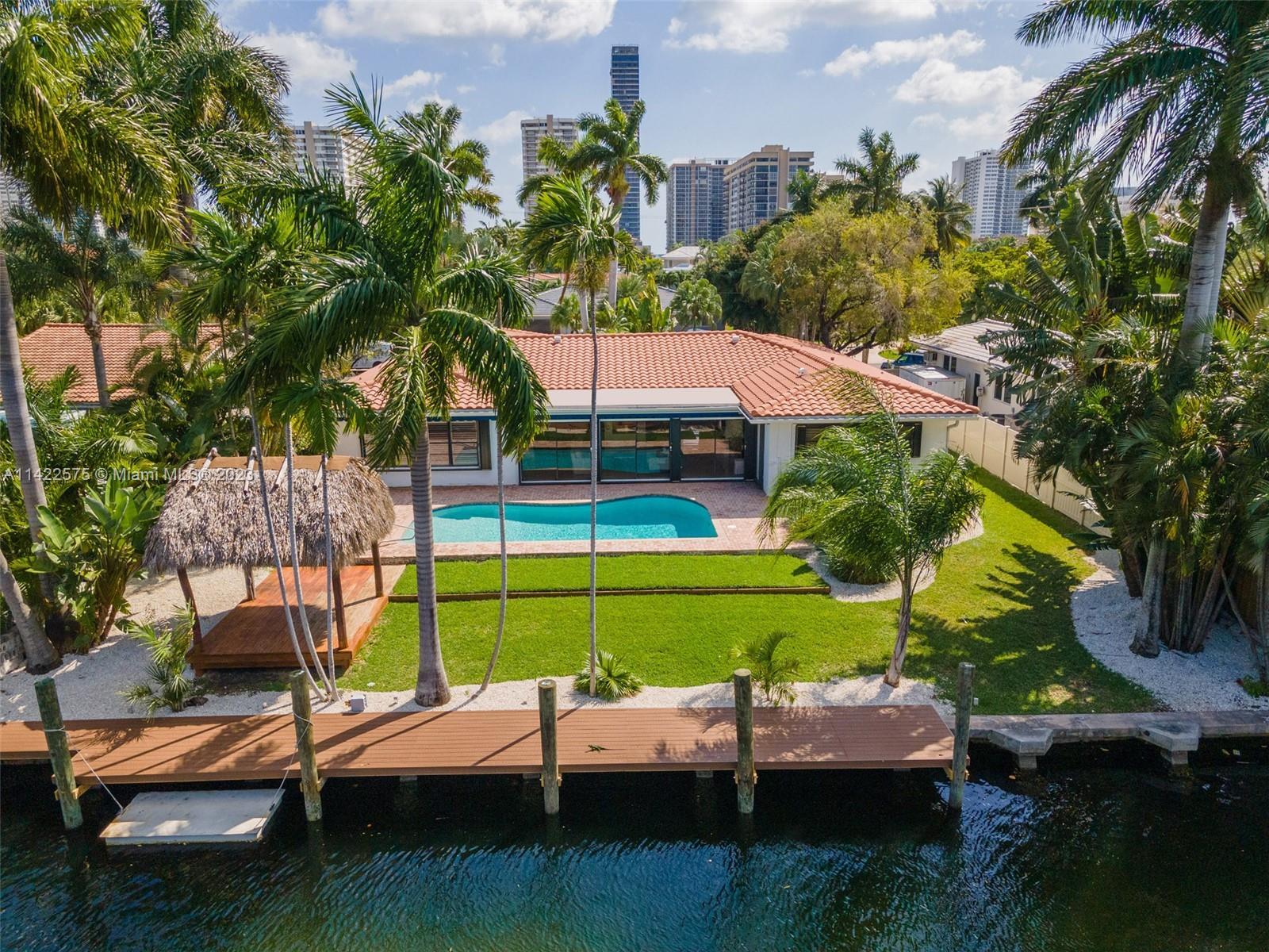 518 Hibiscus Dr, Hallandale Beach FL 33009 photo 2