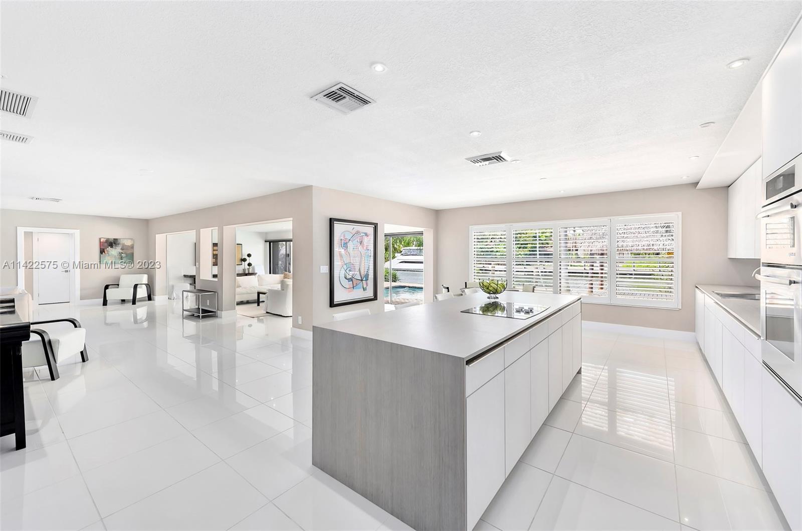 518 Hibiscus Dr, Hallandale Beach FL 33009 photo 4