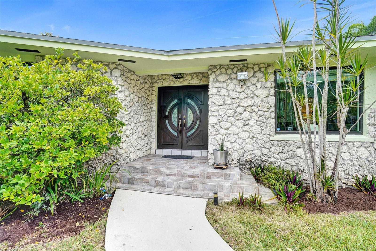 105 NW 156 ST, Miami FL 33169 photo 4