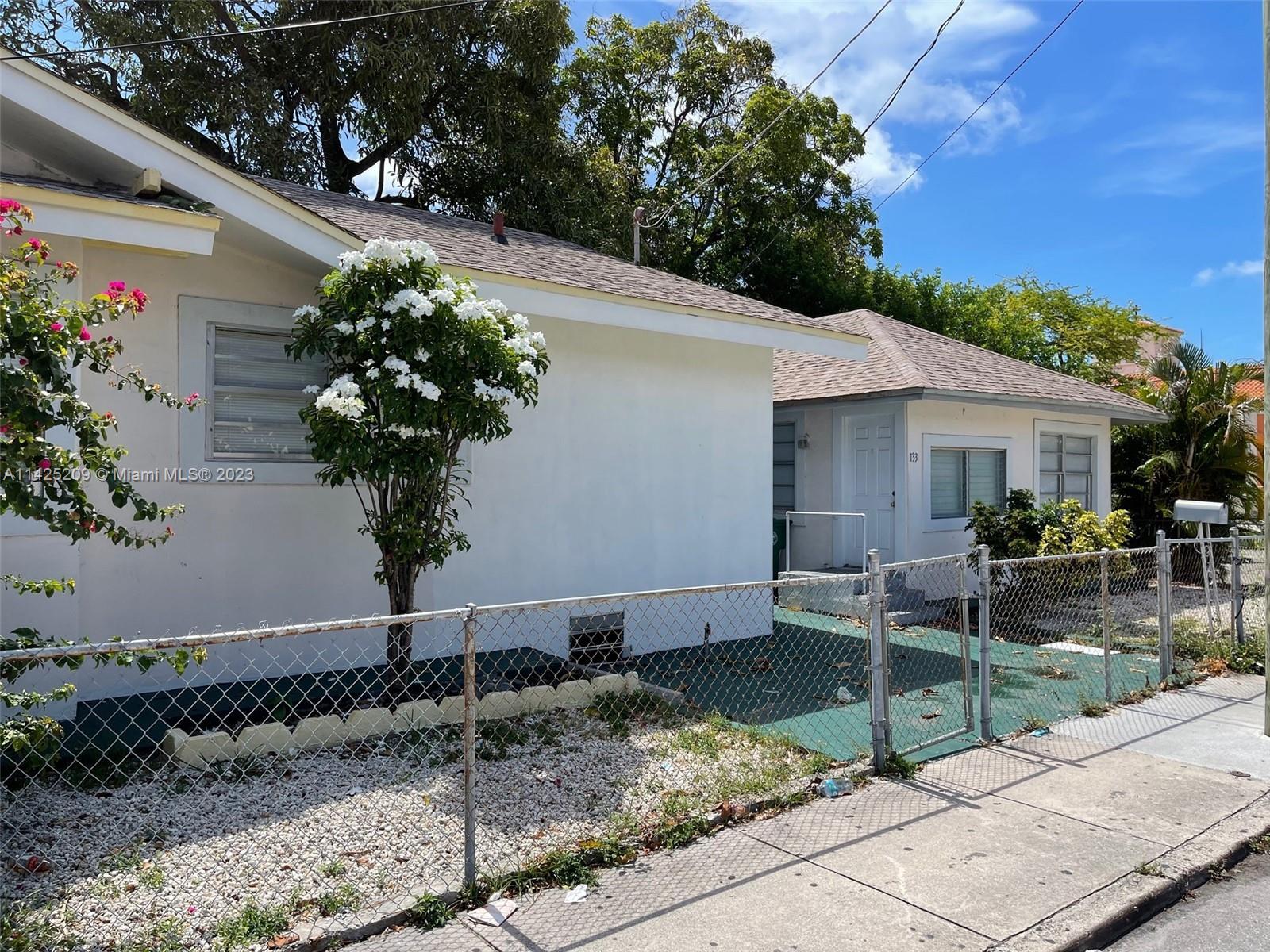 994 NW 2nd St, Miami FL 33128 photo 3