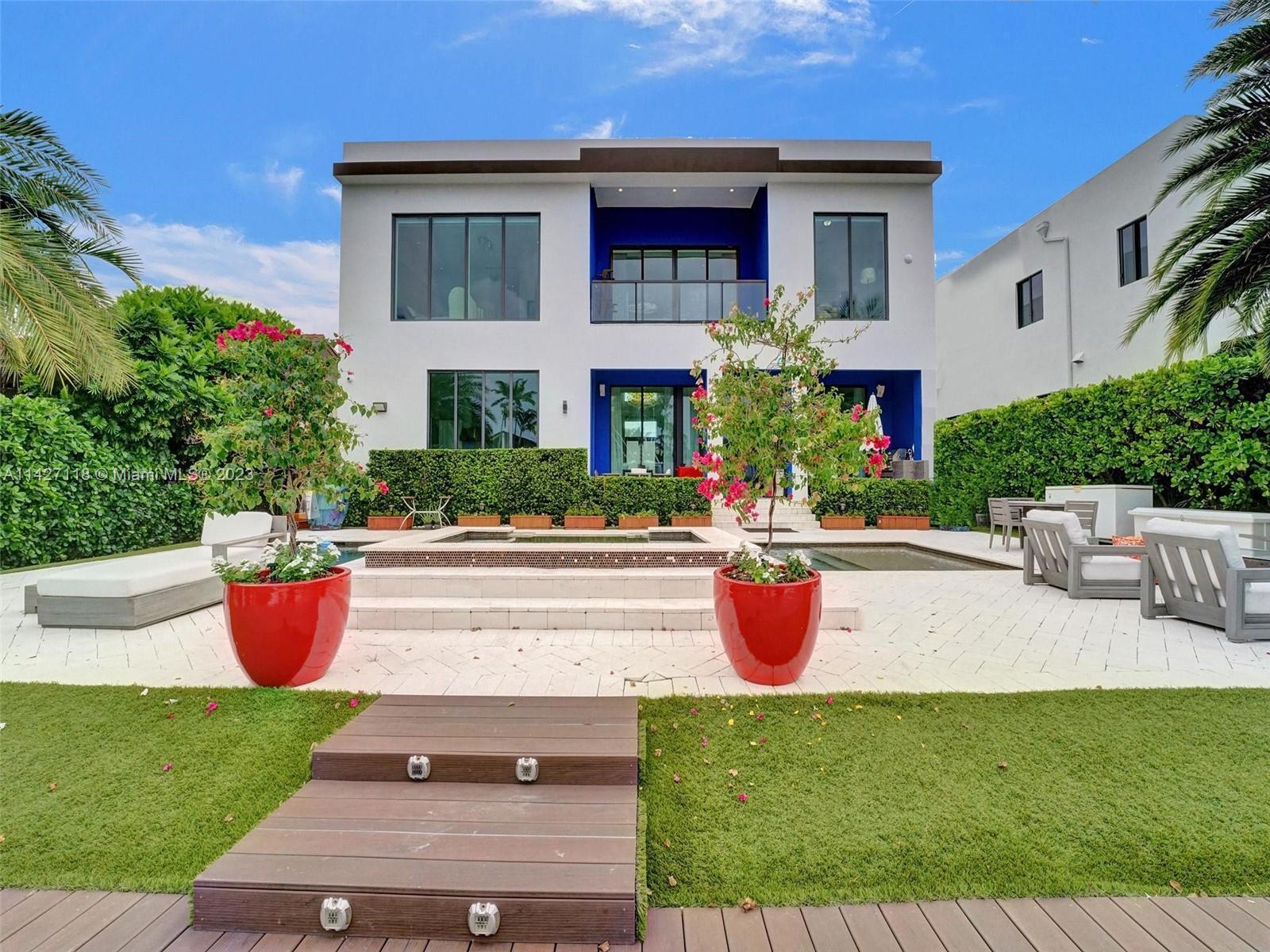 2032 NE 121st Rd, North Miami FL 33181 photo 3