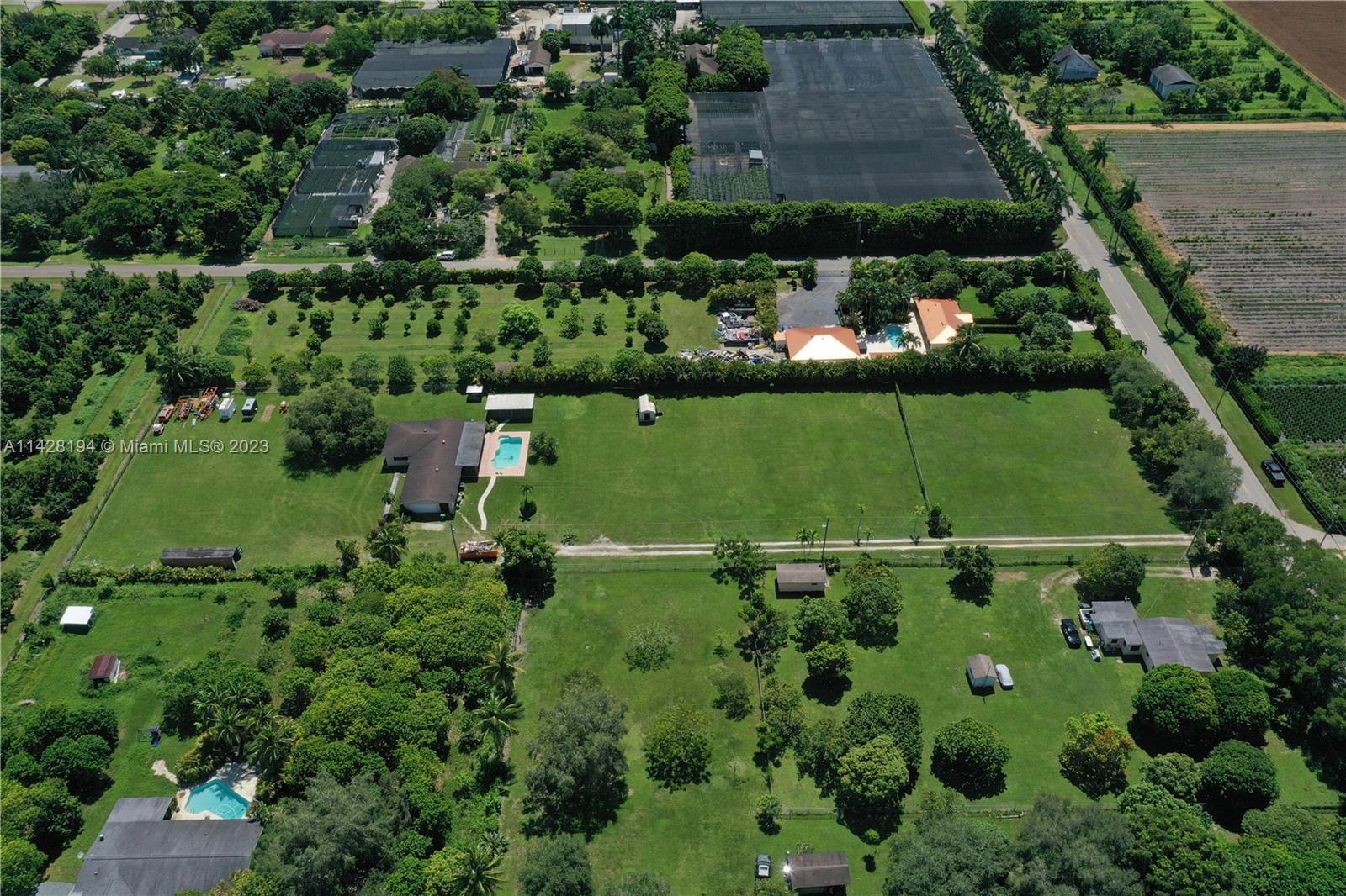 19345 SW 264th St, Miami FL 33031 photo 4