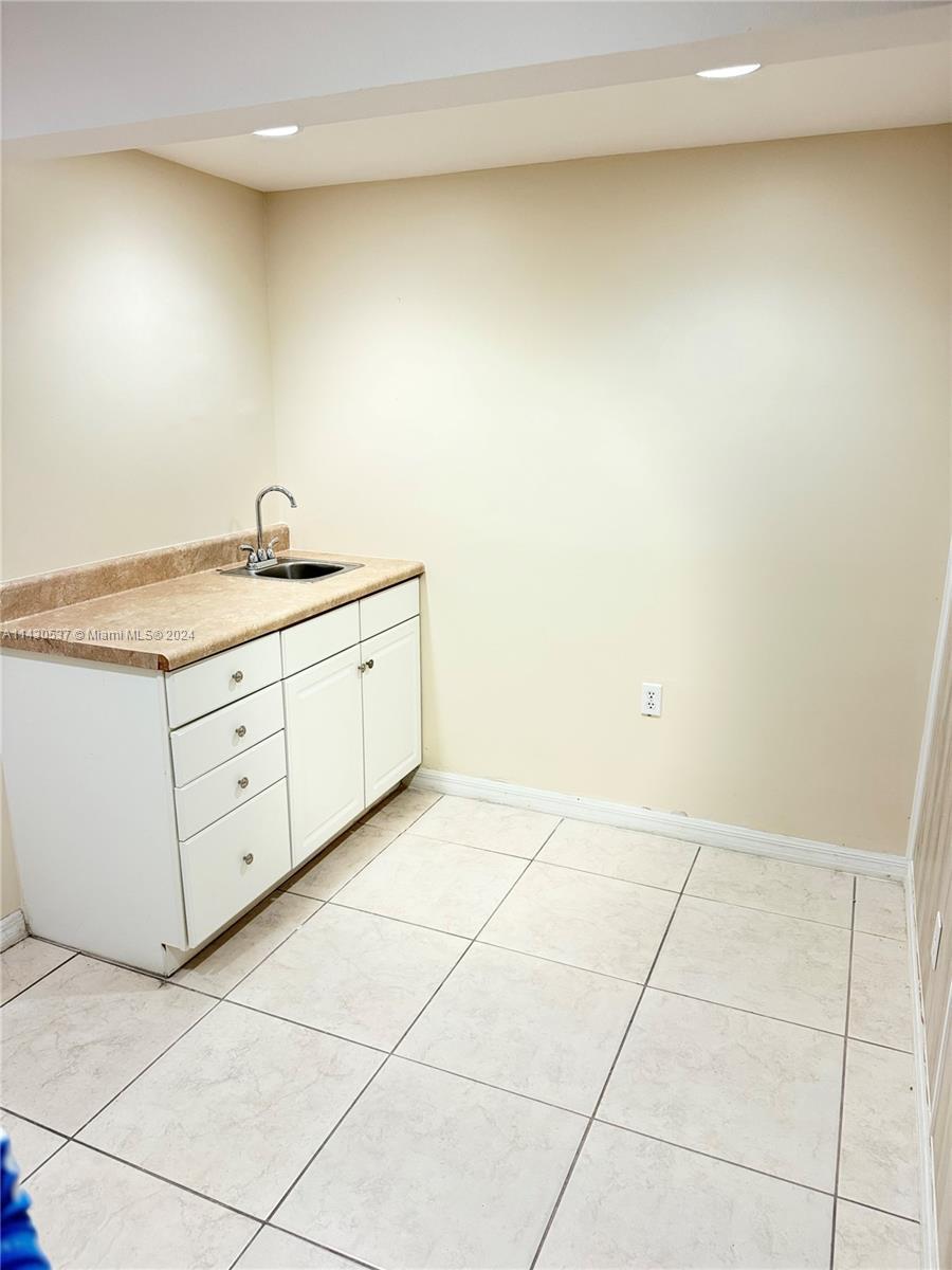 706 N 7th St, Fort Pierce FL 34950 photo 4