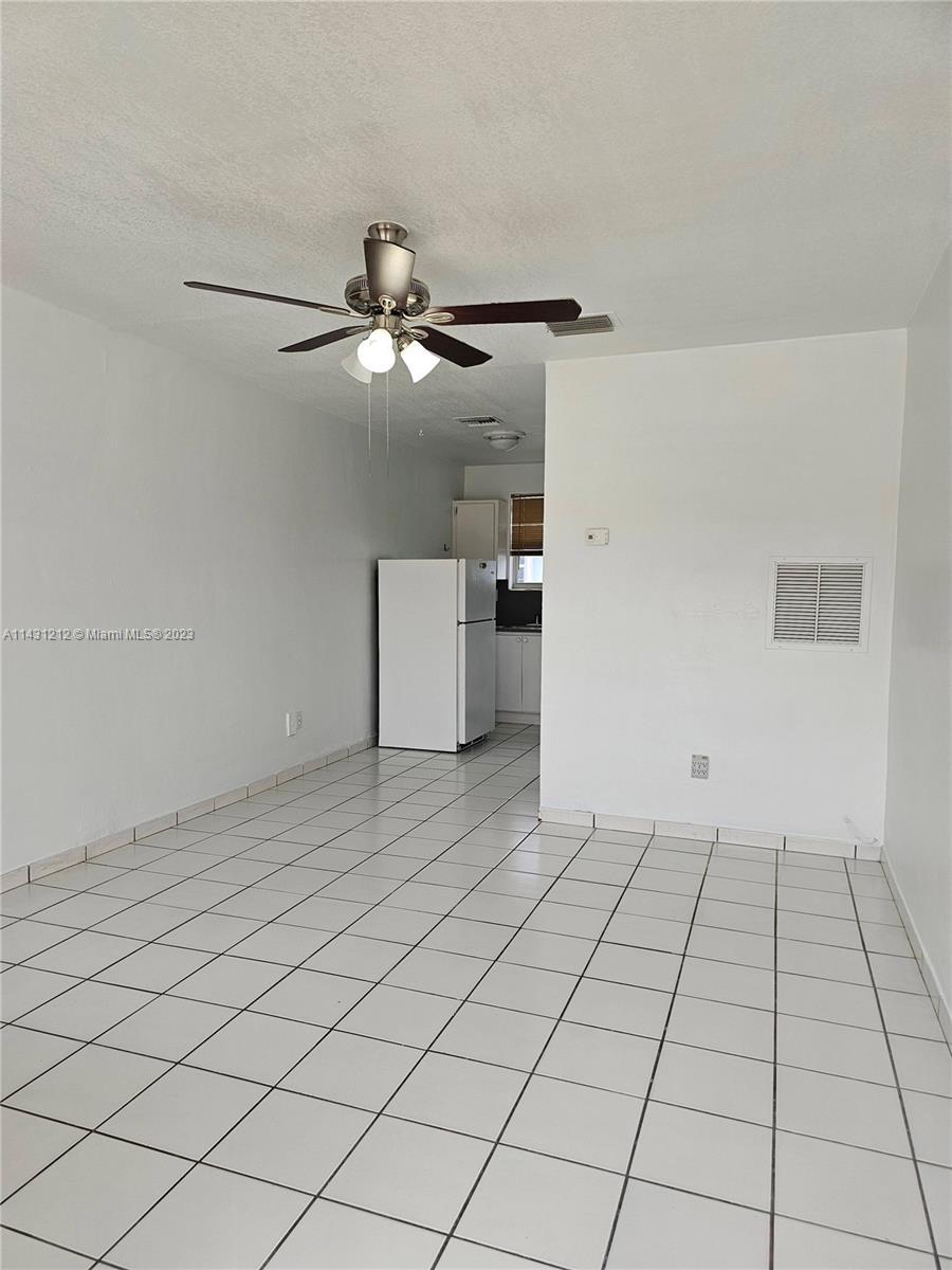 Hialeah, FL 33010 photo 2